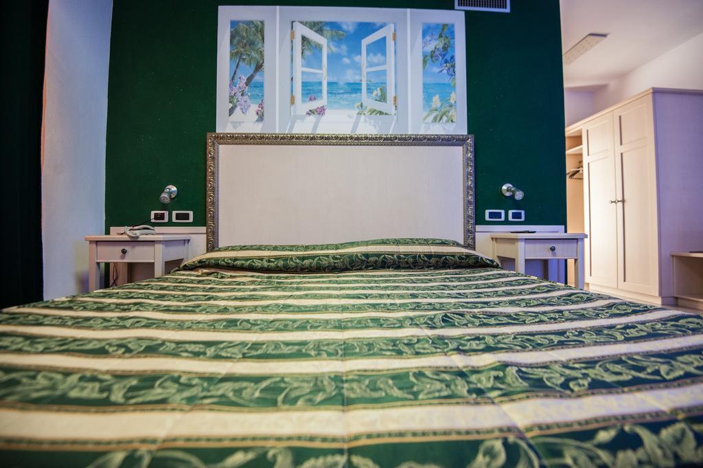 Orange Motel Верджате Екстер'єр фото